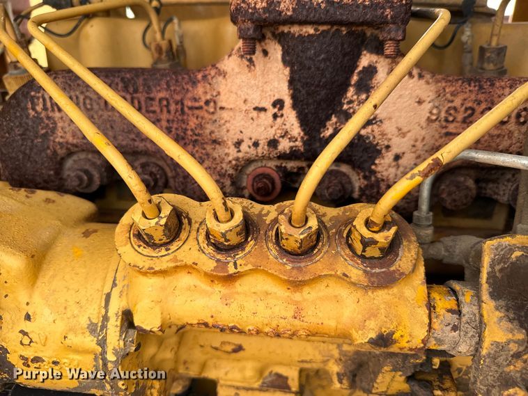 image for item DX0561 1971 Caterpillar 930 wheel loader