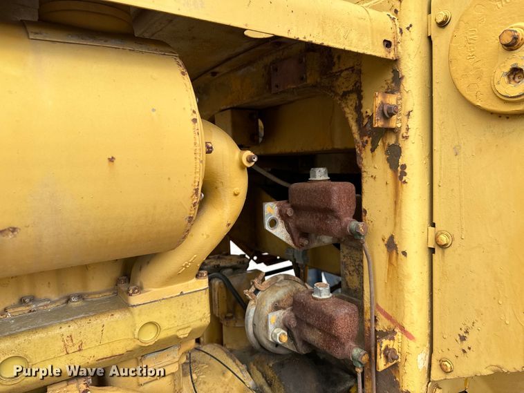 image for item DX0561 1971 Caterpillar 930 wheel loader