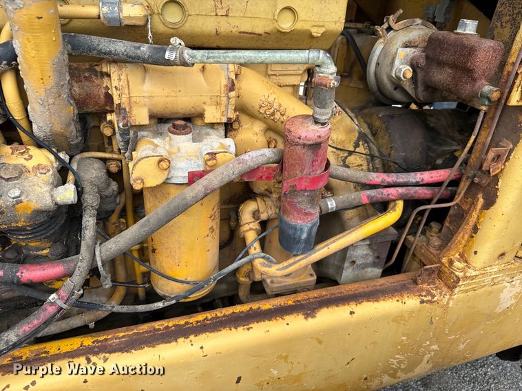 image for item DX0561 1971 Caterpillar 930 wheel loader