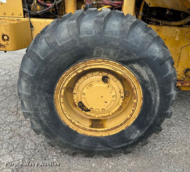 image for item DX0561 1971 Caterpillar 930 wheel loader