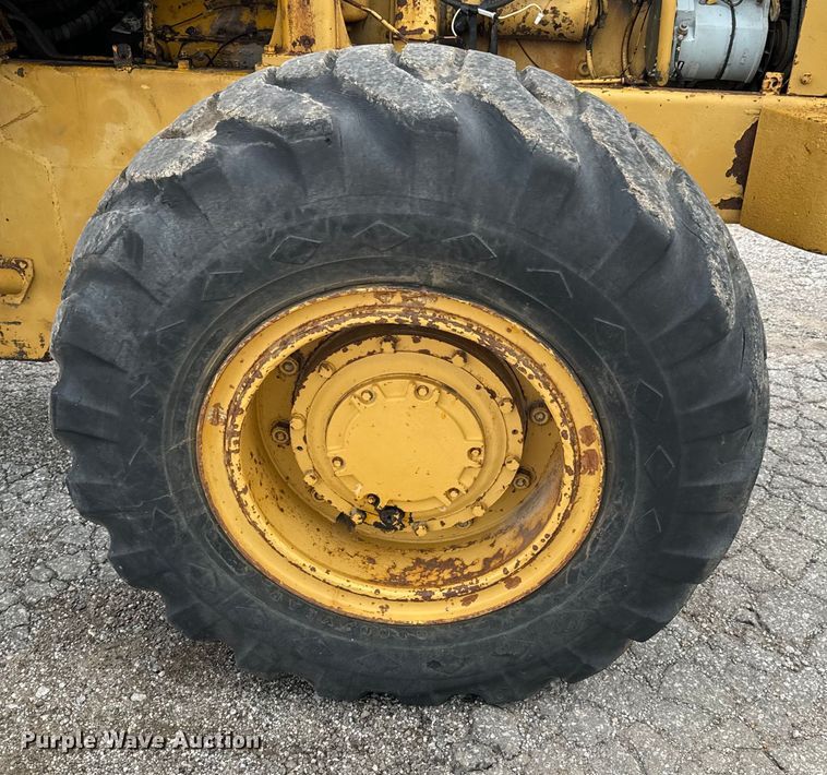 image for item DX0561 1971 Caterpillar 930 wheel loader
