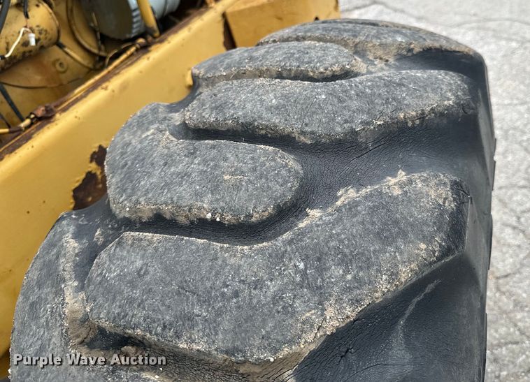 image for item DX0561 1971 Caterpillar 930 wheel loader