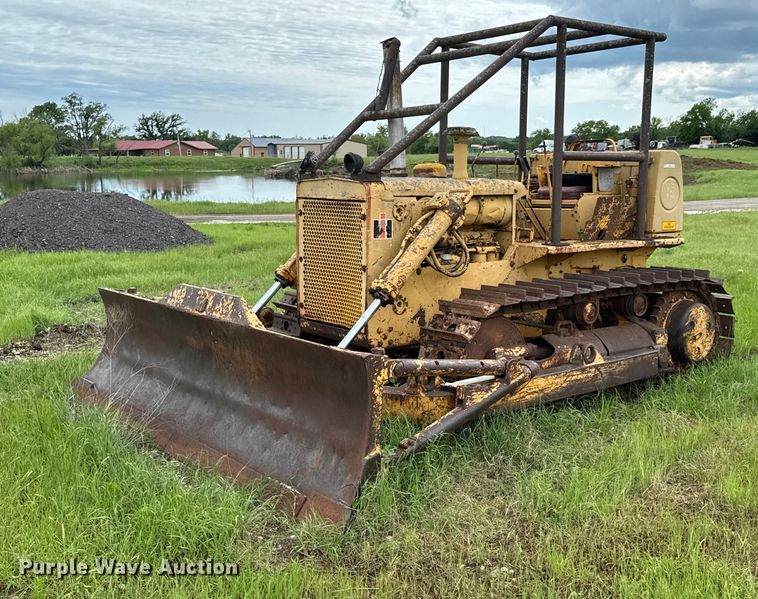 image for item DX0578 International TD15 dozer