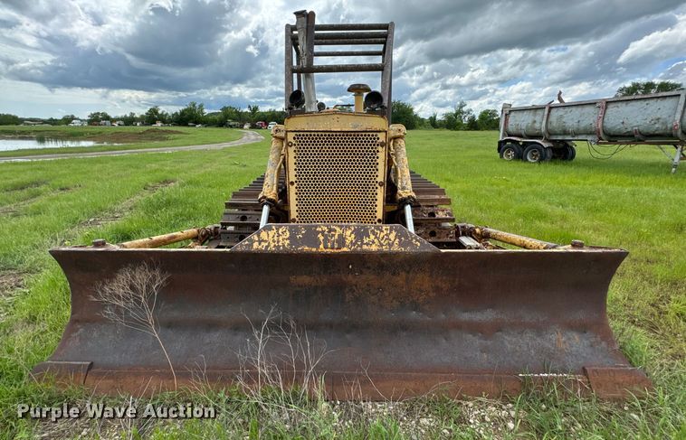 image for item DX0578 International TD15 dozer