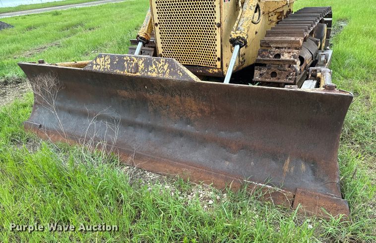 image for item DX0578 International TD15 dozer