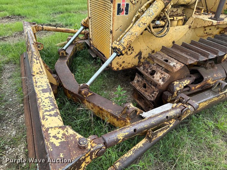 image for item DX0578 International TD15 dozer