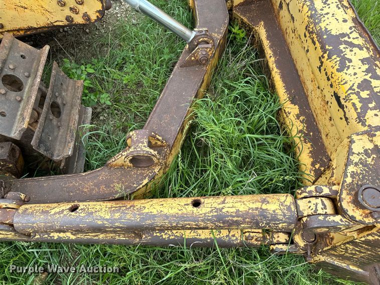 image for item DX0578 International TD15 dozer