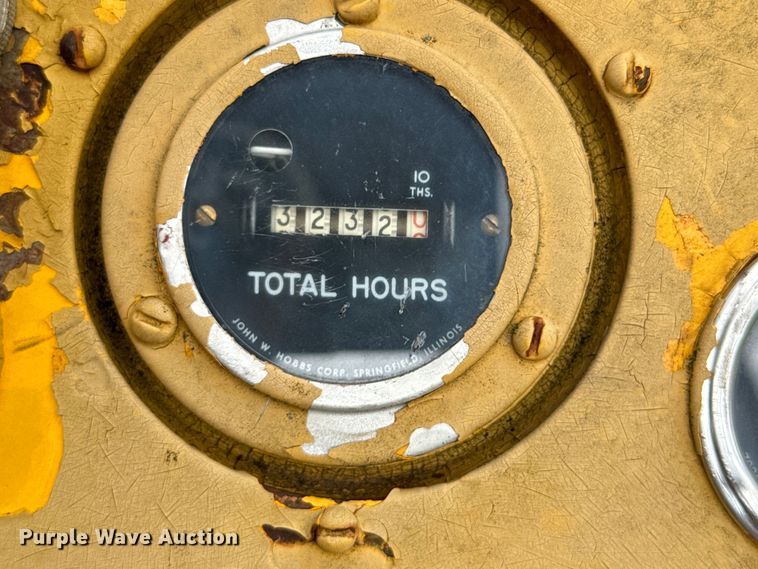 image for item DX0578 International TD15 dozer