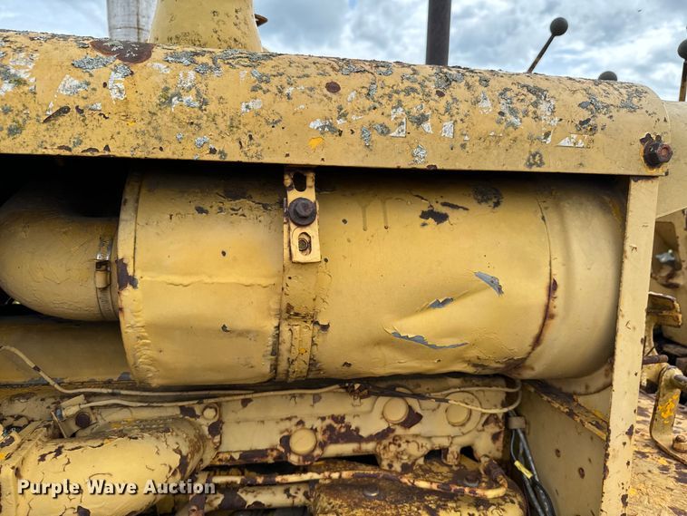 image for item DX0578 International TD15 dozer