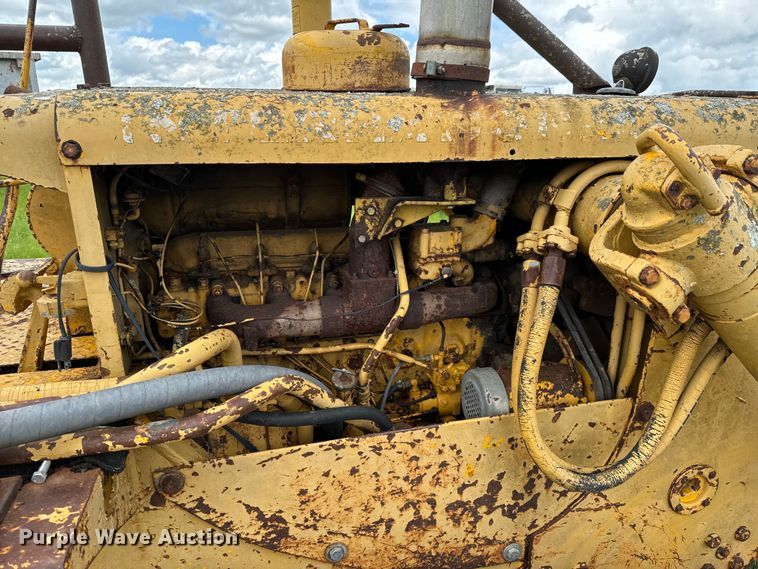 image for item DX0578 International TD15 dozer