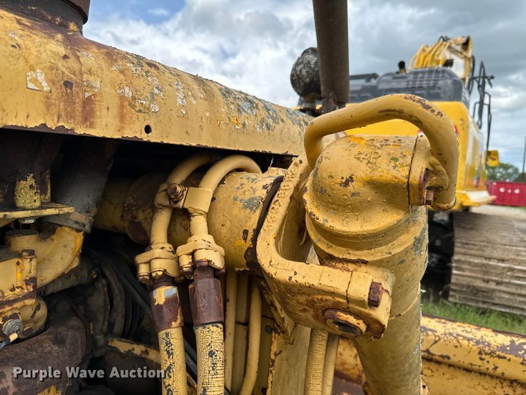 image for item DX0578 International TD15 dozer