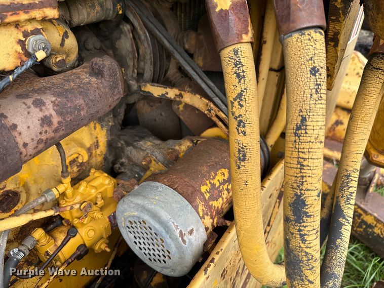 image for item DX0578 International TD15 dozer