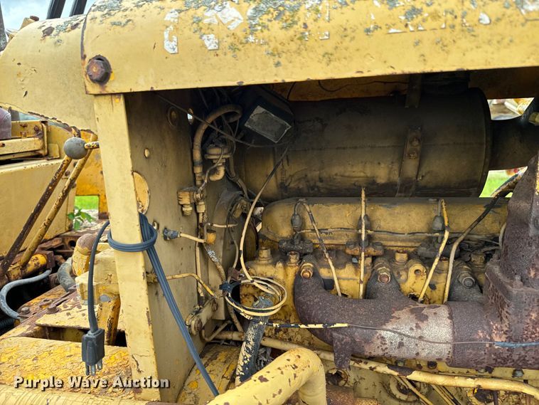 image for item DX0578 International TD15 dozer