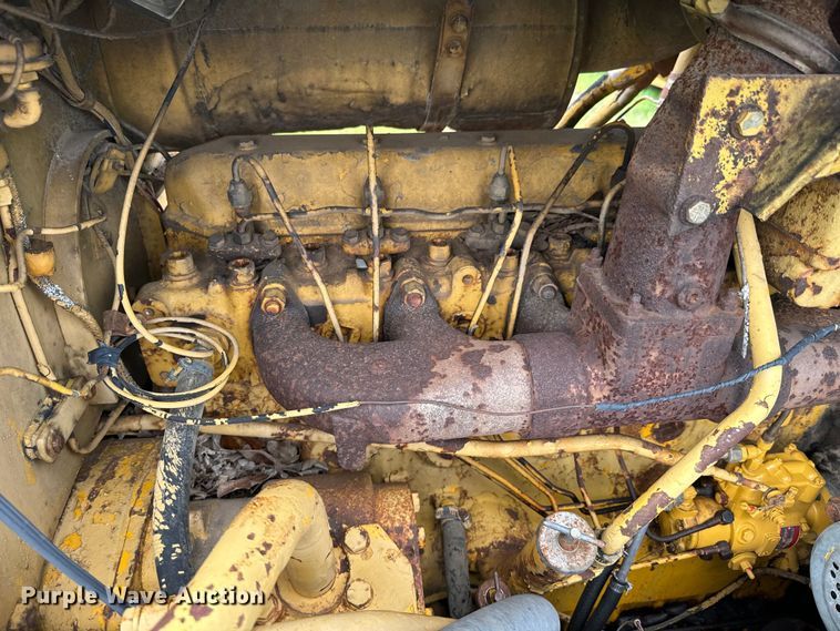 image for item DX0578 International TD15 dozer