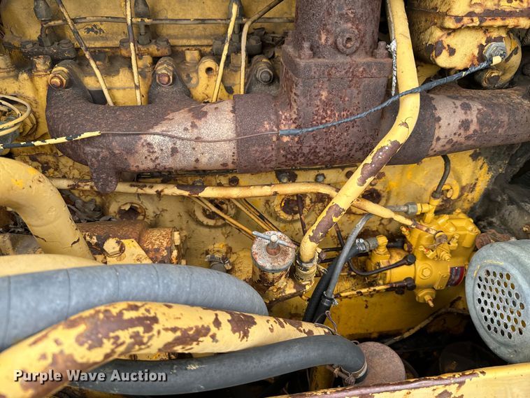 image for item DX0578 International TD15 dozer