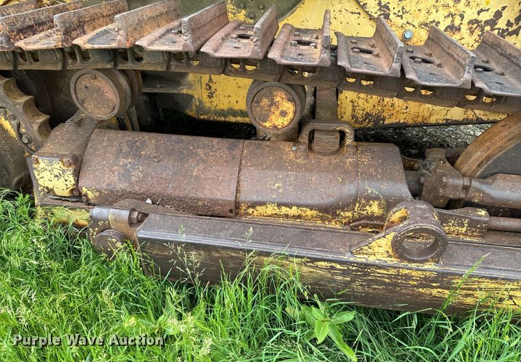 image for item DX0578 International TD15 dozer