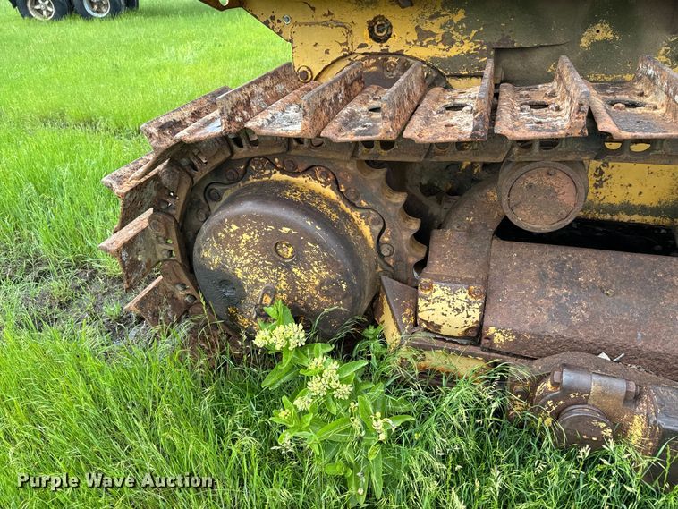 image for item DX0578 International TD15 dozer