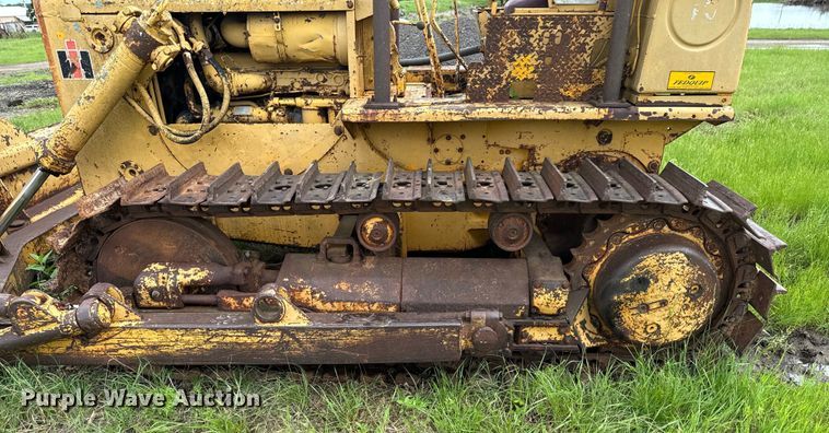 image for item DX0578 International TD15 dozer