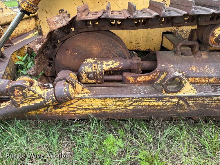 image for item DX0578 International TD15 dozer