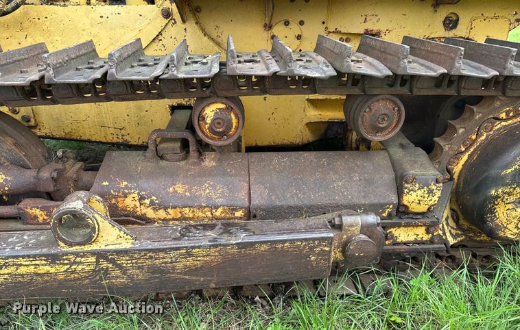 image for item DX0578 International TD15 dozer