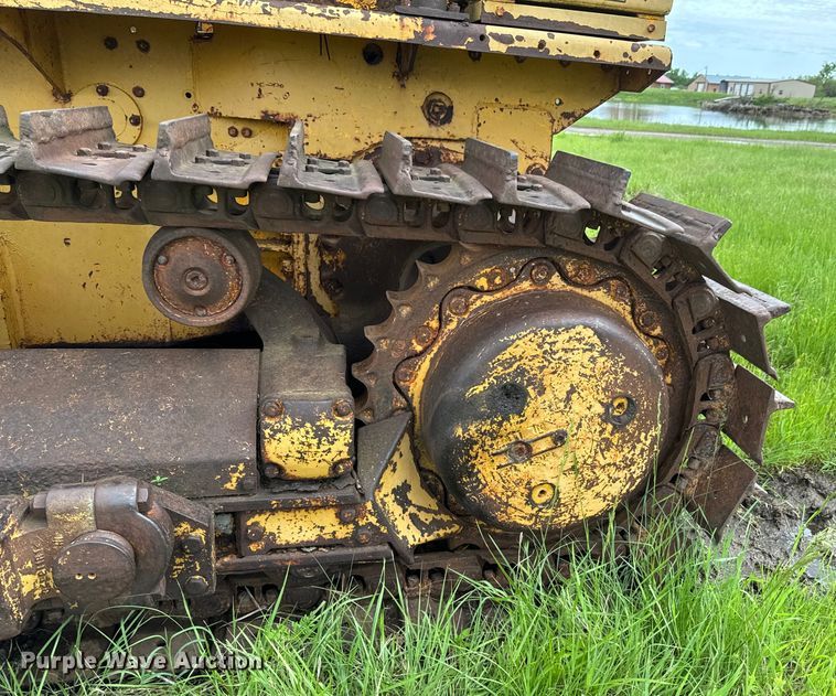 image for item DX0578 International TD15 dozer