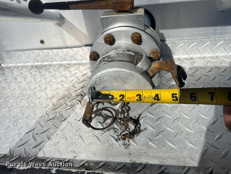 image for item EG1422 2004 Freightliner  fuel truck