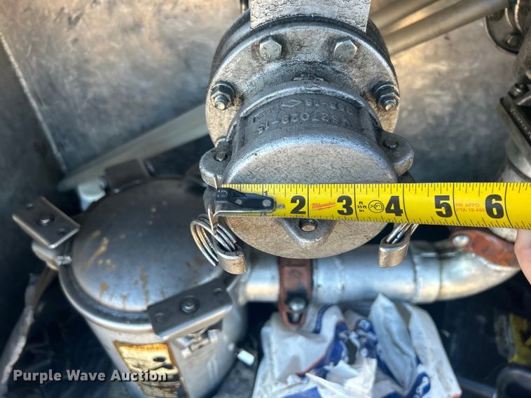 image for item EG1422 2004 Freightliner  fuel truck