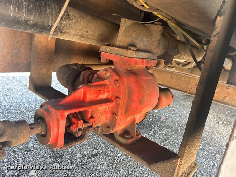 image for item EG1422 2004 Freightliner  fuel truck