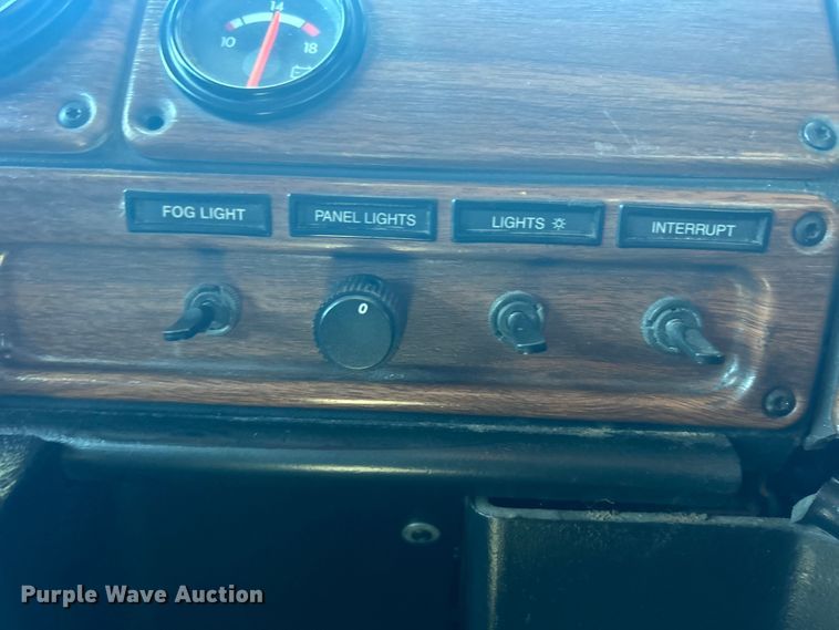 image for item EG1422 2004 Freightliner  fuel truck