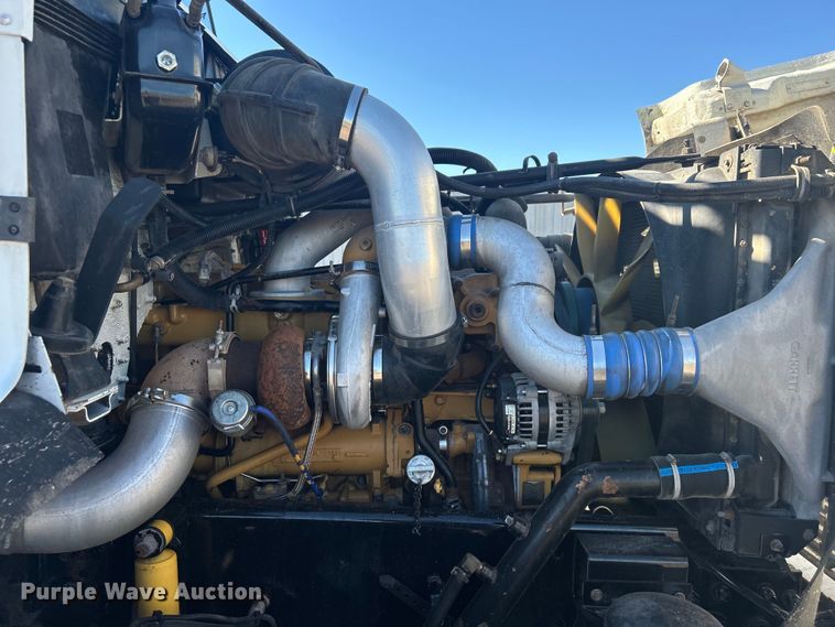 image for item EG1422 2004 Freightliner  fuel truck