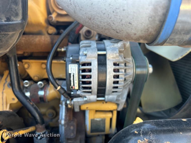 image for item EG1422 2004 Freightliner  fuel truck