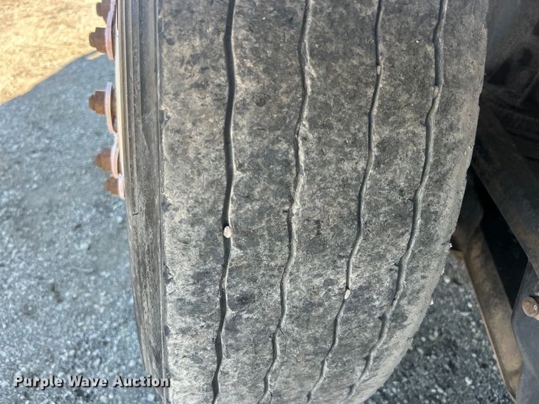 image for item EG1422 2004 Freightliner  fuel truck