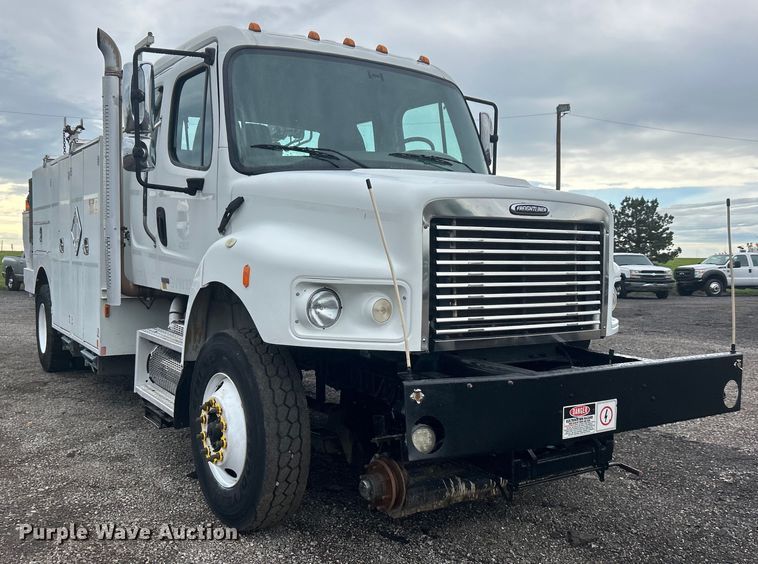 image for item EG1516 2010 Freightliner M2 Business Class  utility / service truck
