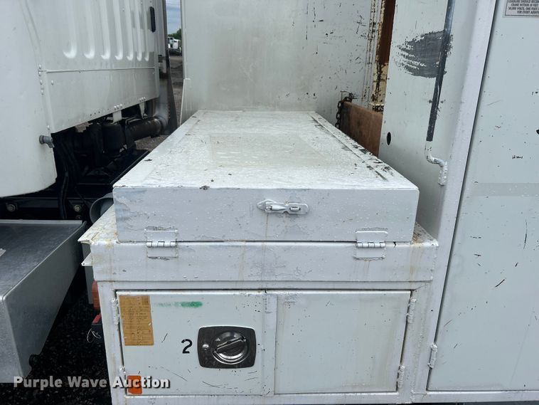 image for item EG1516 2010 Freightliner M2 Business Class  utility / service truck