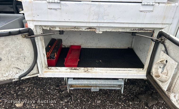 image for item EG1516 2010 Freightliner M2 Business Class  utility / service truck