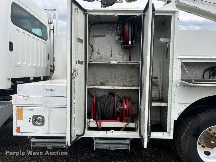 image for item EG1516 2010 Freightliner M2 Business Class  utility / service truck