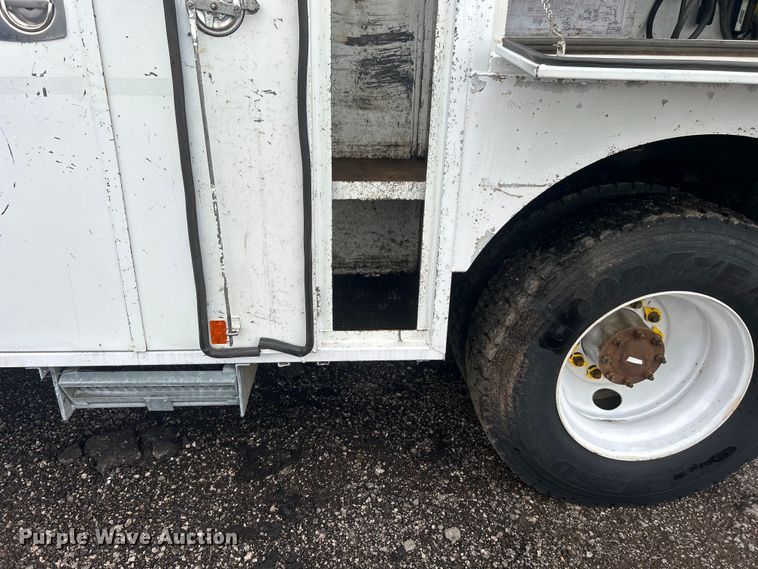 image for item EG1516 2010 Freightliner M2 Business Class  utility / service truck