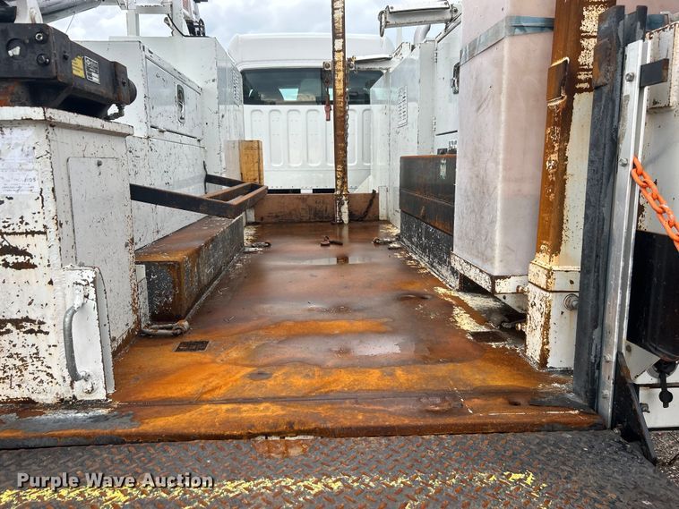 image for item EG1516 2010 Freightliner M2 Business Class  utility / service truck