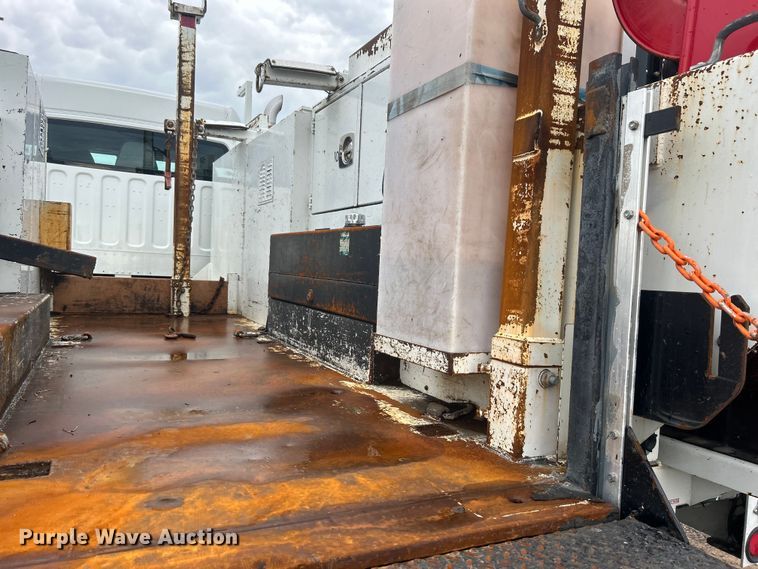 image for item EG1516 2010 Freightliner M2 Business Class  utility / service truck