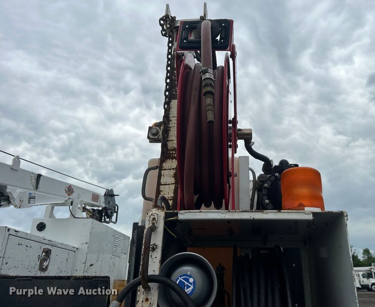 image for item EG1516 2010 Freightliner M2 Business Class  utility / service truck