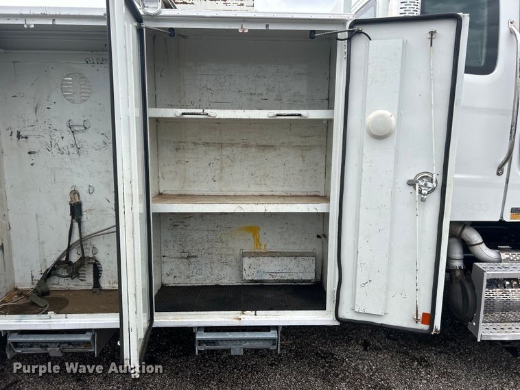 image for item EG1516 2010 Freightliner M2 Business Class  utility / service truck