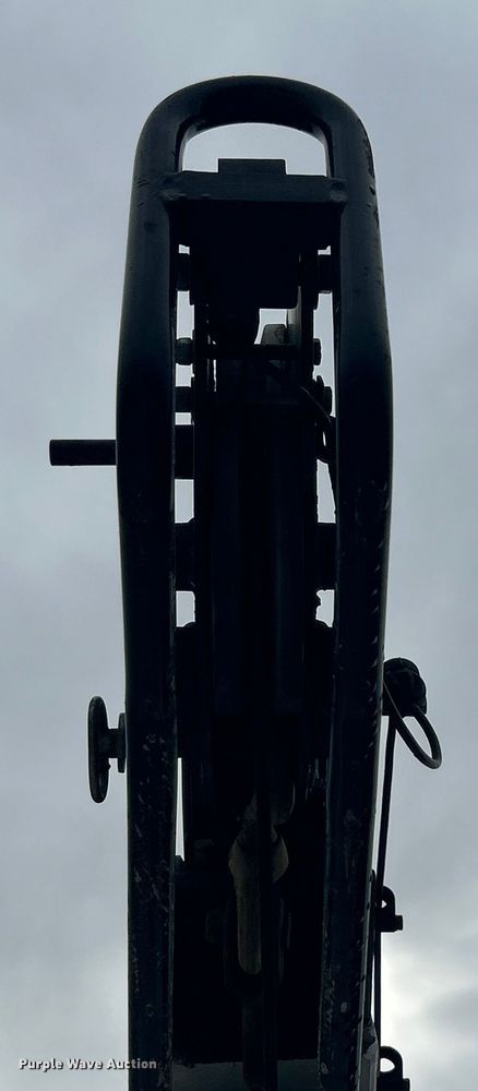 image for item EG1516 2010 Freightliner M2 Business Class  utility / service truck