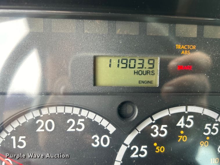 image for item EG1516 2010 Freightliner M2 Business Class  utility / service truck