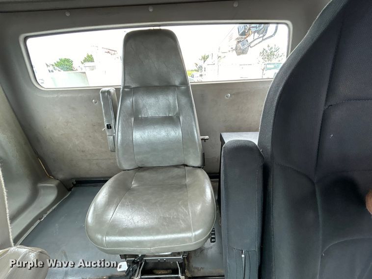 image for item EG1516 2010 Freightliner M2 Business Class  utility / service truck