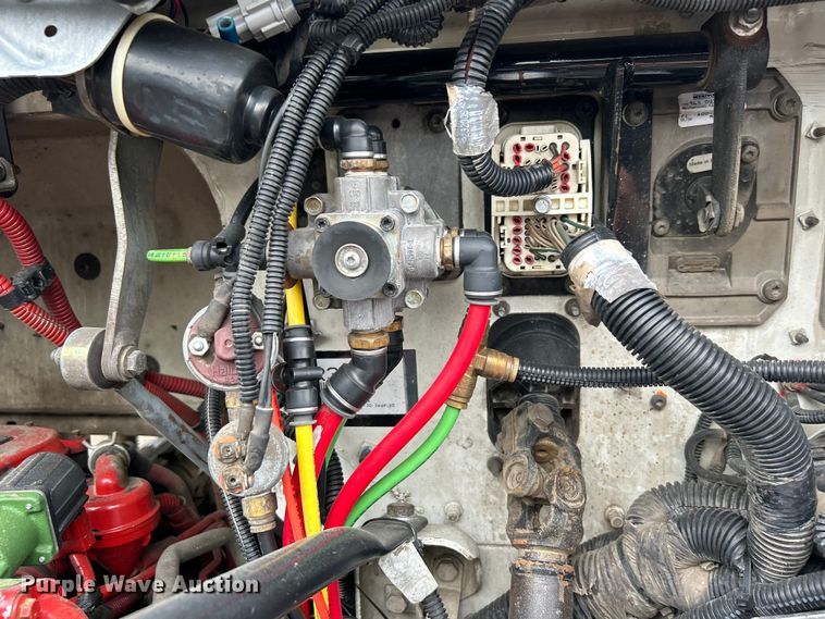 image for item EG1516 2010 Freightliner M2 Business Class  utility / service truck