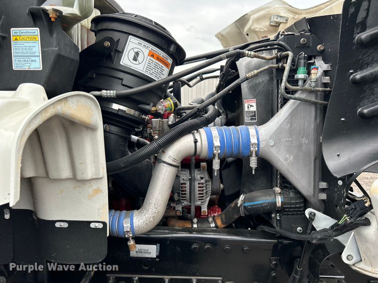 image for item EG1516 2010 Freightliner M2 Business Class  utility / service truck