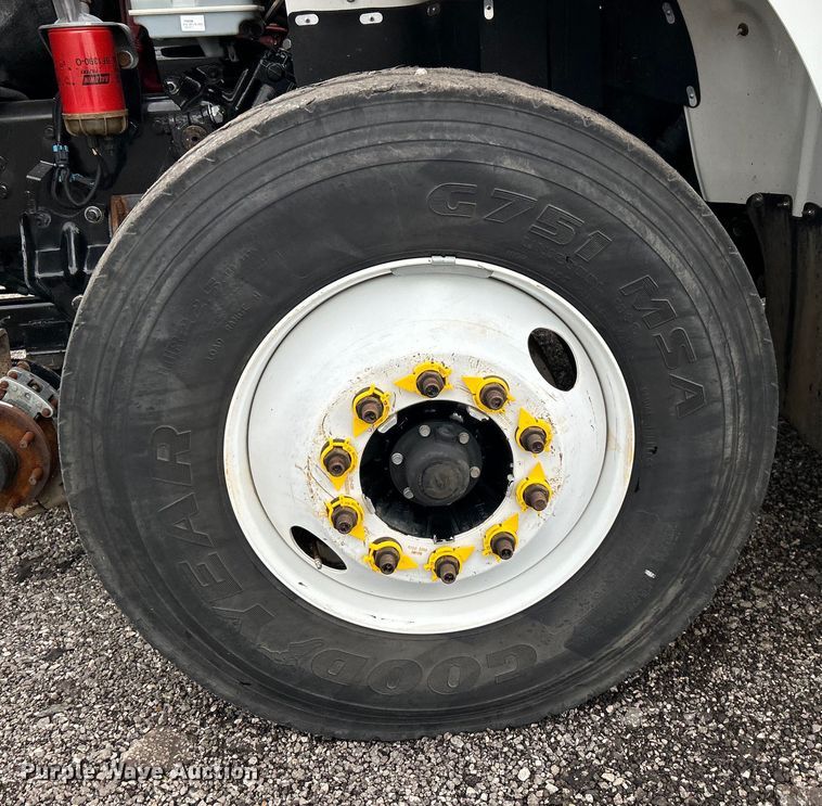 image for item EG1516 2010 Freightliner M2 Business Class  utility / service truck