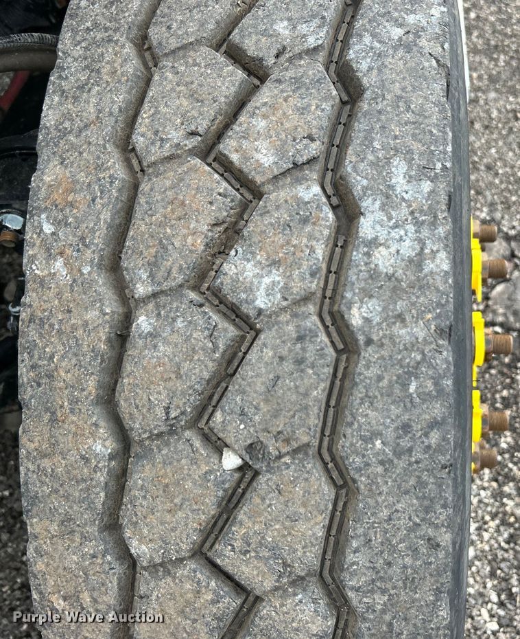 image for item EG1516 2010 Freightliner M2 Business Class  utility / service truck