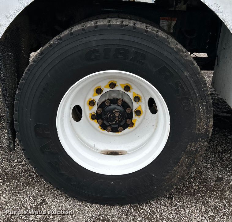 image for item EG1516 2010 Freightliner M2 Business Class  utility / service truck