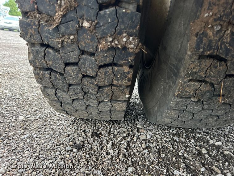 image for item EG1516 2010 Freightliner M2 Business Class  utility / service truck